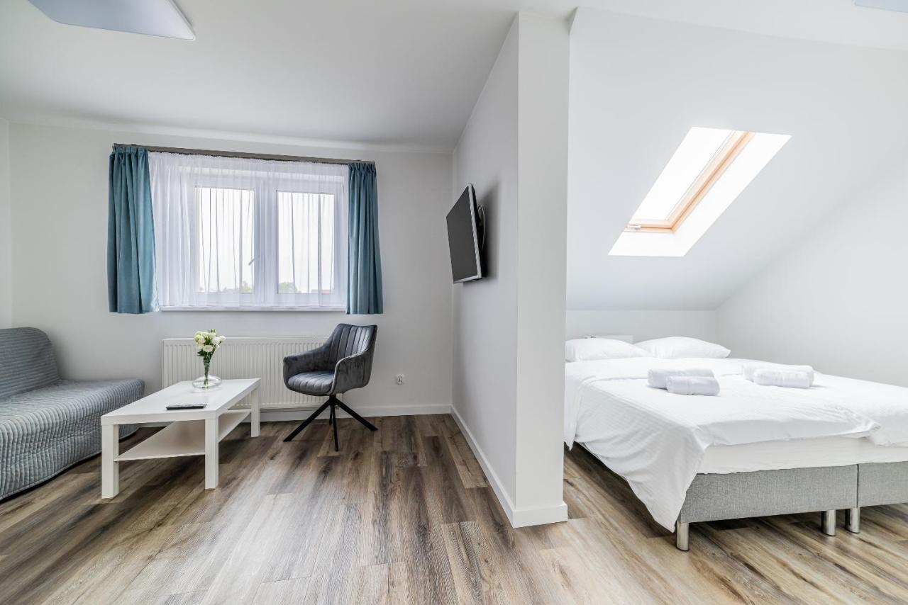 Expo Hostel キェルツェ エクステリア 写真
